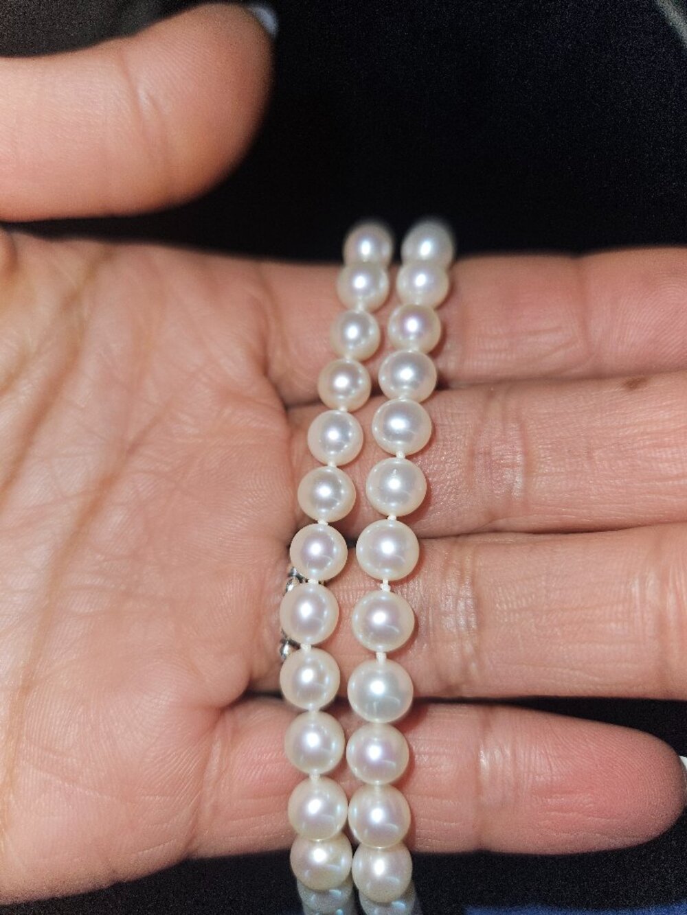 Authentic  vintage akoya Japanese pearls. 14k clasp 23.5lentgh